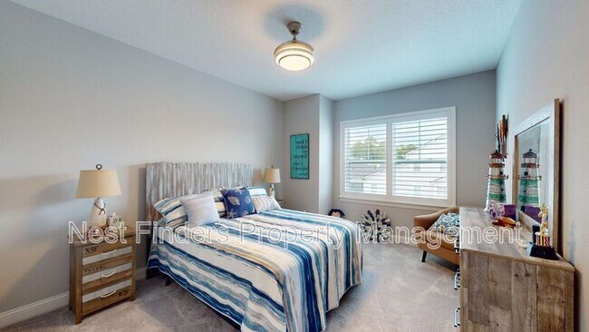 Building Photo - 33 Ficus Ln