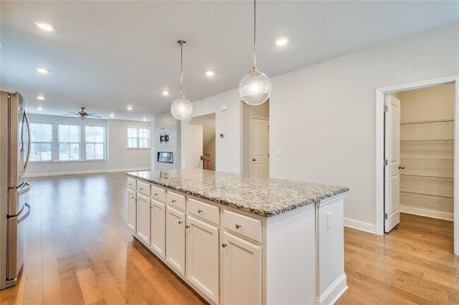 Building Photo - 2510 Great Silver Fir Aly