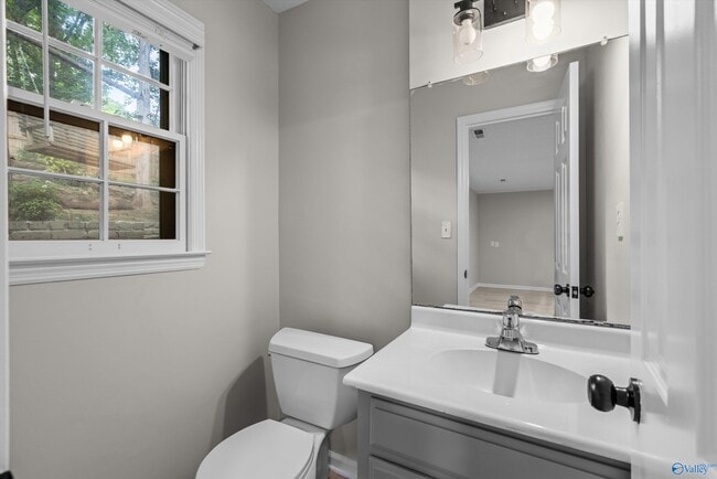 Building Photo - 1305 Hiwan Trail SE