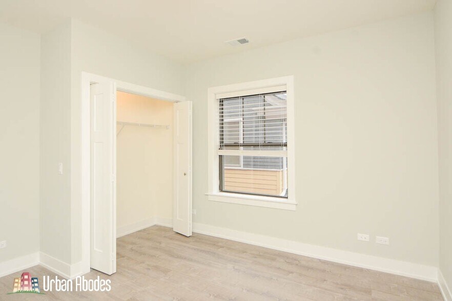 Building Photo - 1139 Maple Ave