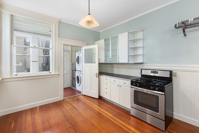 Kitchen - 1540 Howard Street