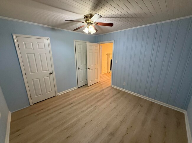 Building Photo - 4104 Old Austell Rd