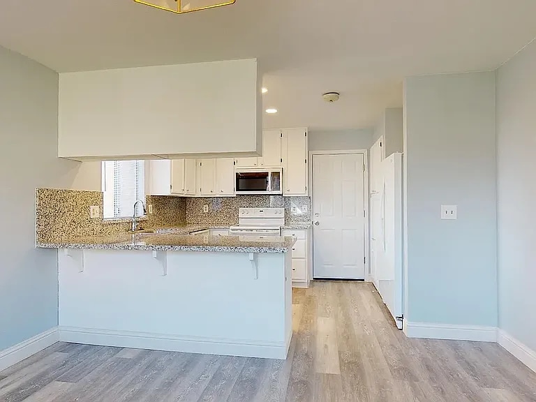 Primary Photo - 15732 Warfield Rd