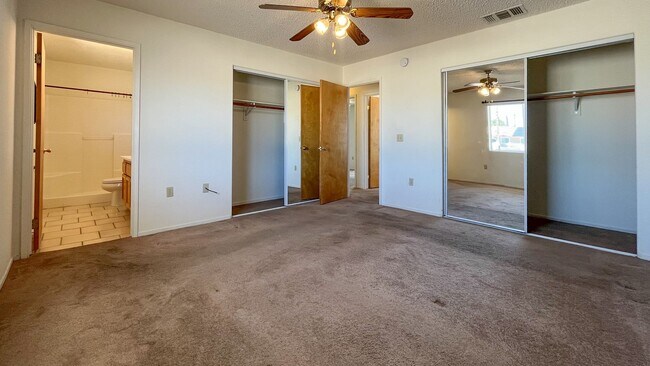 Building Photo - Cute 3 Bedroom 2 Bathroom Home