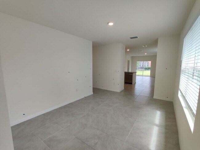 Building Photo - 32618 Canyonlands Dr