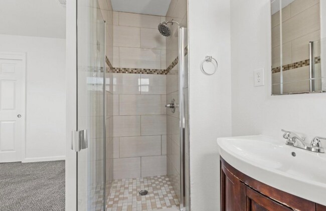 Building Photo - 118 Montrose Ct