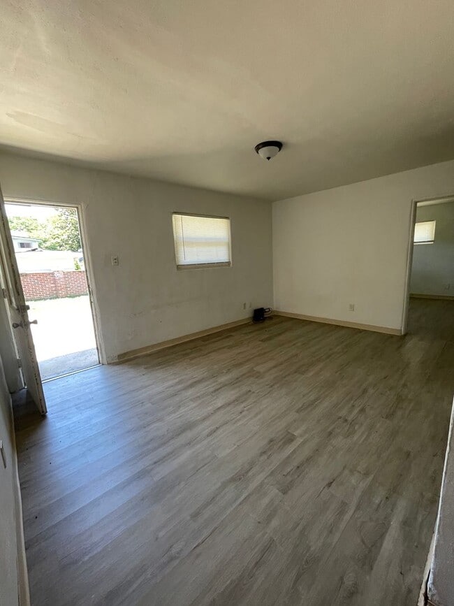 Building Photo - 1512 Wilson St