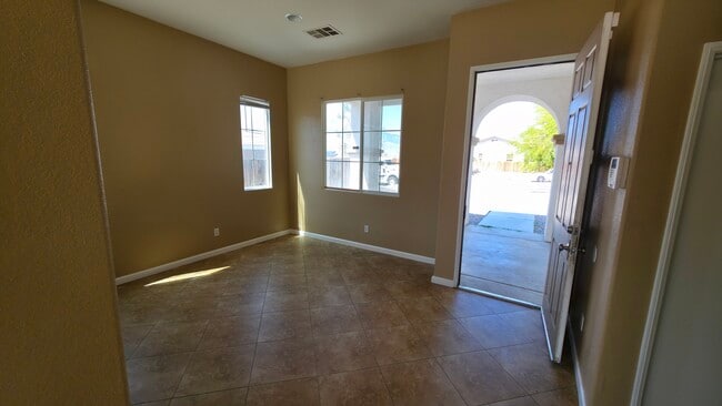 Building Photo - 13798 Oasis Dr