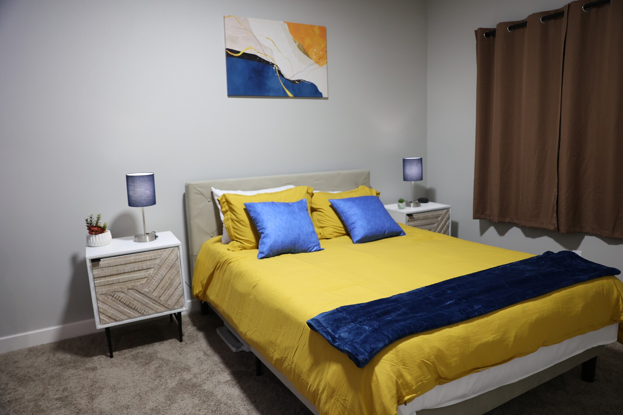 Building Photo - 13826 Caliente Dr