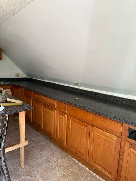 Kitchen - 414 Highgate Rd