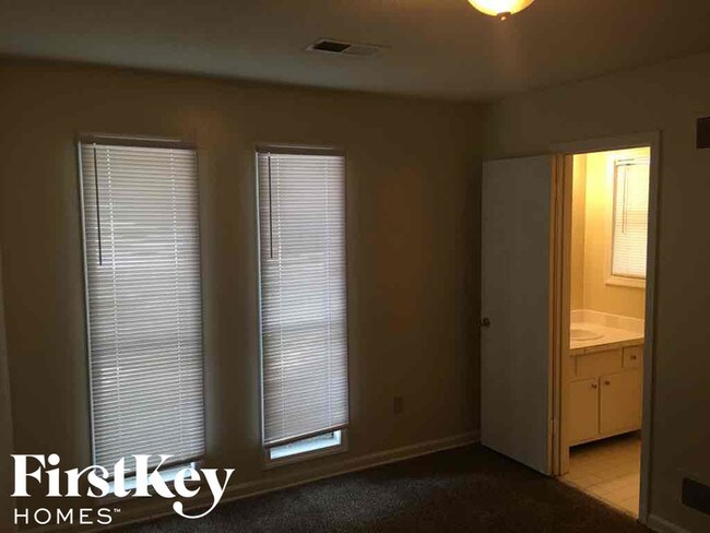 Building Photo - 3391 Seaforth Dr