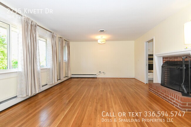 Building Photo - 2715 Kivett Dr