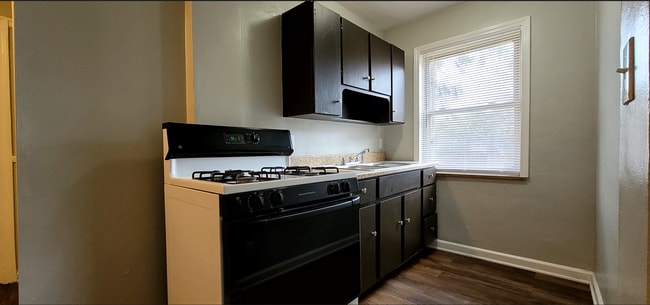 Interior Photo - 219-237 E Xenia Dr