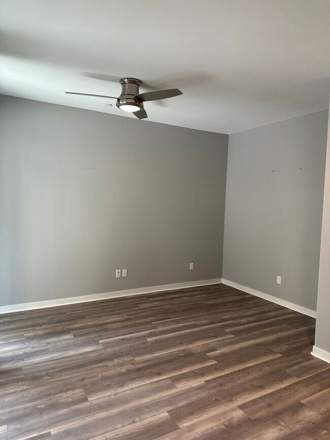 Building Photo - 2 Bed/2.5 Bath, South Temecula Townhome