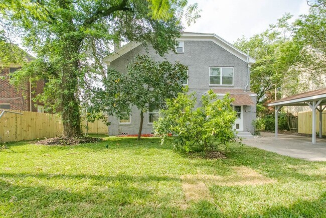 Building Photo - 3321 Charleston St