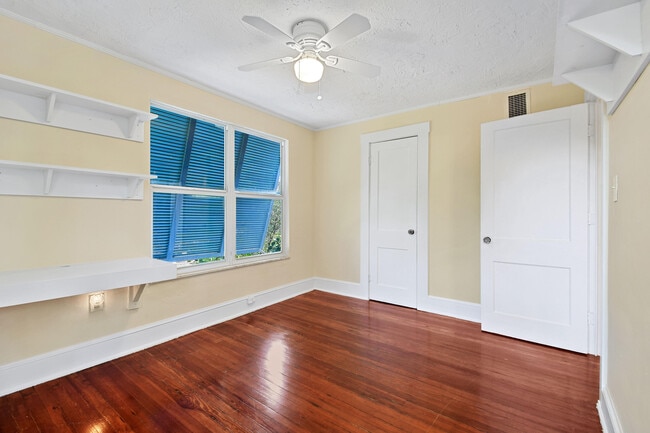 Building Photo - 310 Columbia Dr