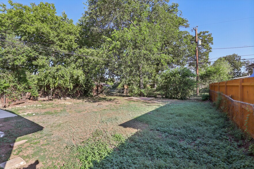 Building Photo - 4307 Skelton Dr