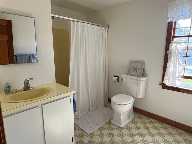 Building Photo - 3 Sagamore Rd