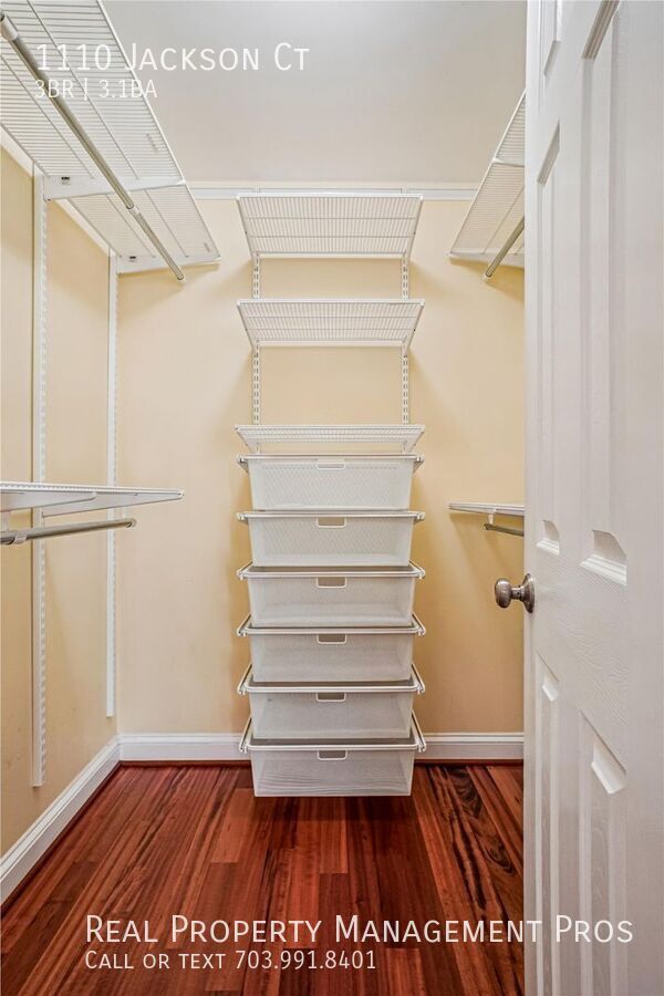 Building Photo - 1110 Jackson Ct