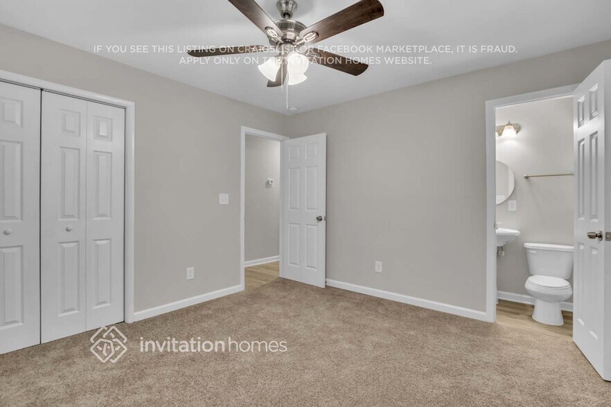 Building Photo - 2875 Laurel Ln