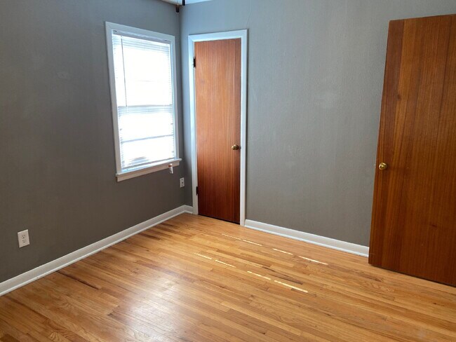 Building Photo - Spectacular Home With Classic Flair Locate...