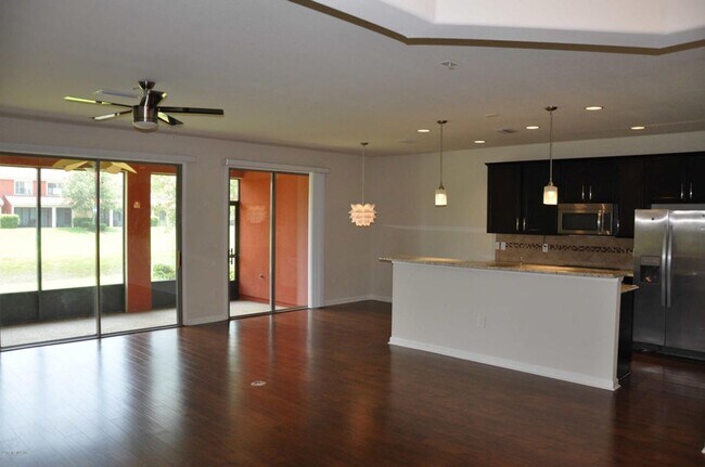 Building Photo - Lovely Townhouse in Vizcaya