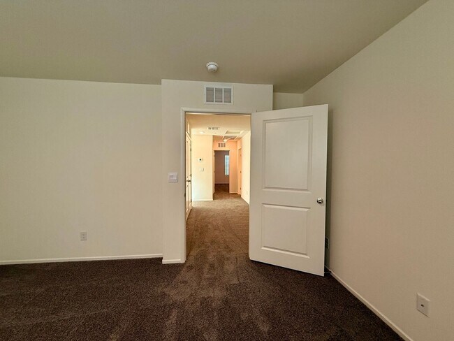 Building Photo - BRAND NEW 3 BED 2.5 BATH 2 CAR GARAGE TOWNHOUSE W/ LOFT FOR RENT!!!