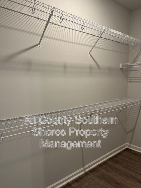 Building Photo - 5692 Whitebark Dr