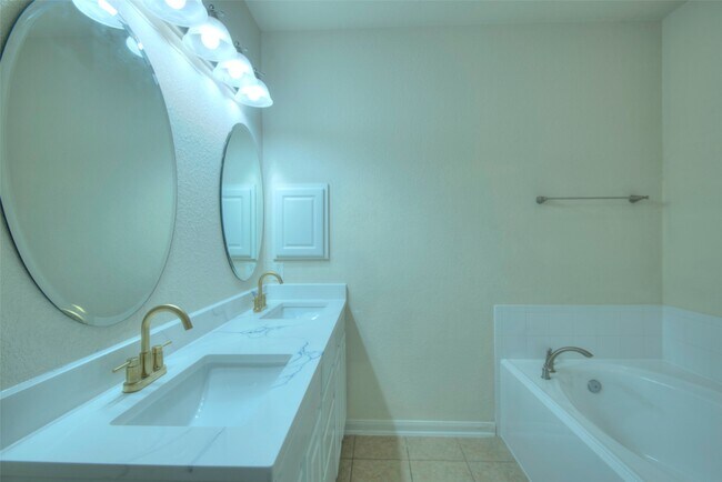 Building Photo - 1139 Glenwood Canyon Ln
