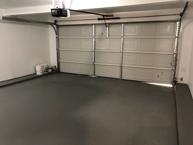 Building Photo - 2600 Chandler Ct