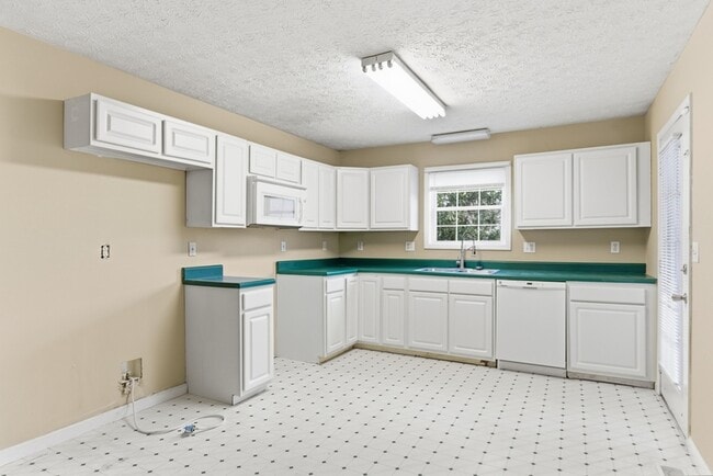 Building Photo - 144 Stone Henge Ln