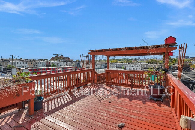 Building Photo - 114 N Highland Ave