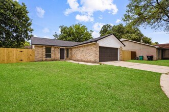 Building Photo - 7310 Londres Dr
