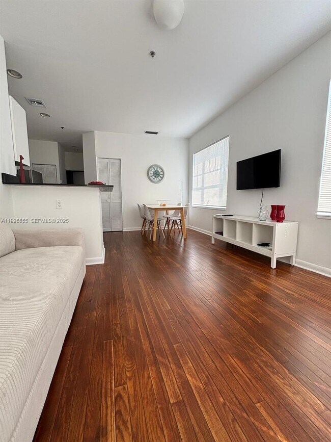 Building Photo - 1244 Pennsylvania Ave