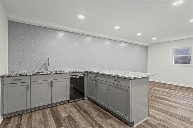 Building Photo - 1106 Aurora Ct