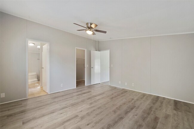 Building Photo - 16333 Lone Corral Ct