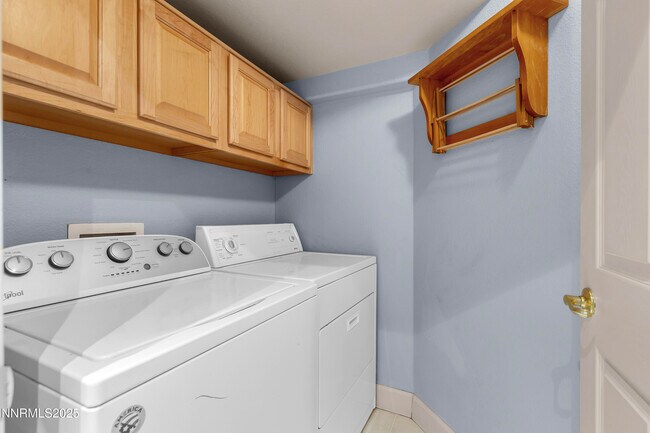 Building Photo - 6578 Aston Cir