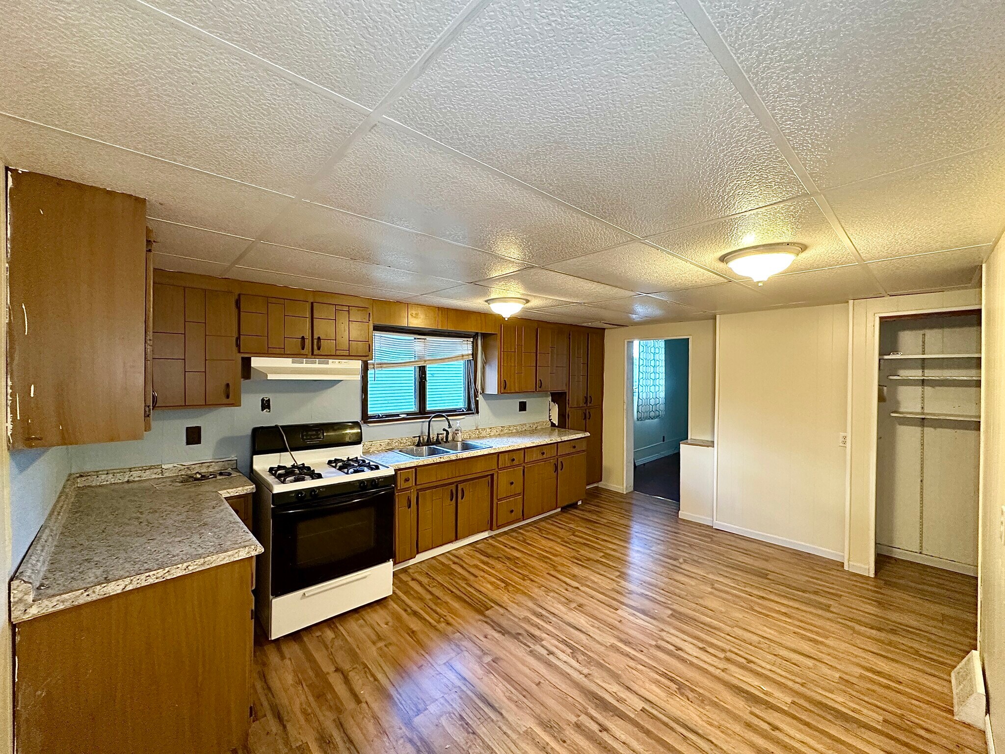 Building Photo - 105 W Chartes St