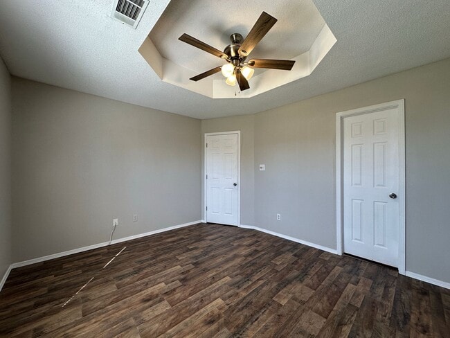 Building Photo - 1707 Plumbark Dr