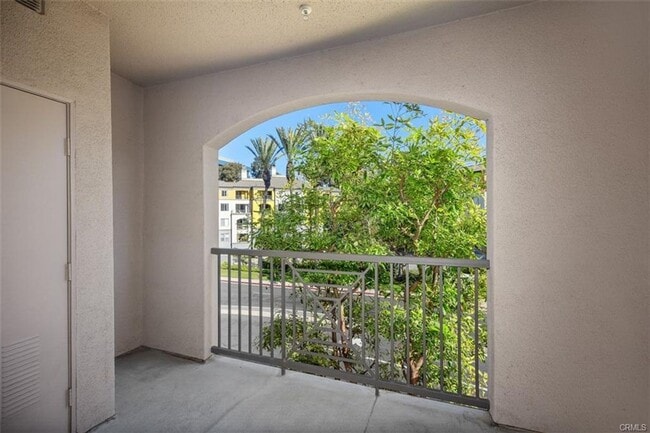 Building Photo - Condo With Luxury Amenities