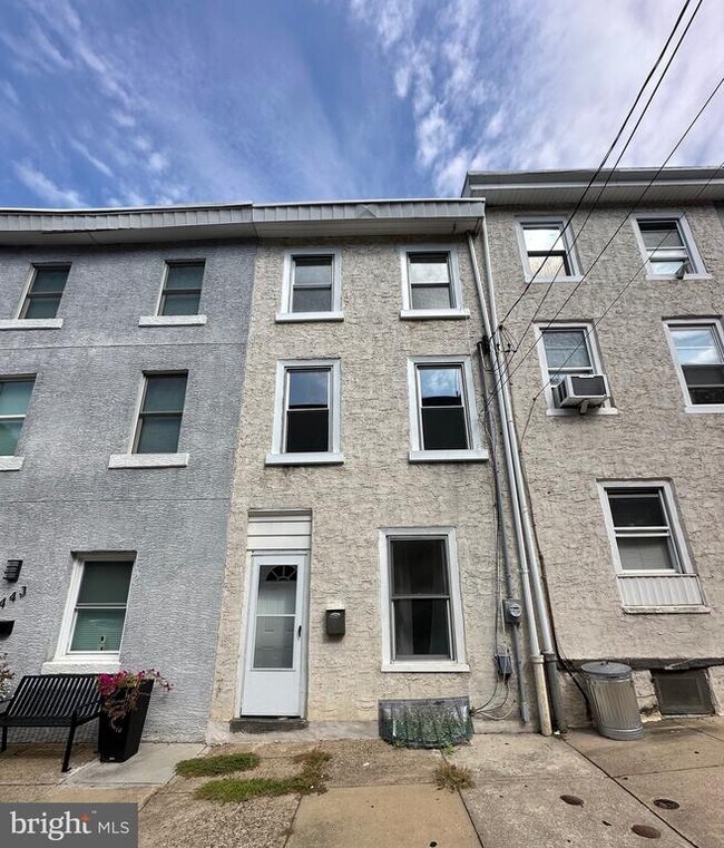 Building Photo - 3441 W Westmoreland St