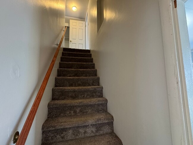 Building Photo - 4 Bedroom 2 Bathroom Mount Vernon House Cl...