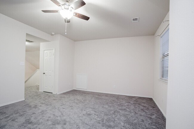 Building Photo - Beautiful 4/BR 2.5/BA Home with Incredible...