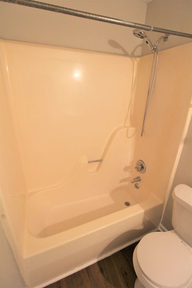 Building Photo - Move-In Ready Ranch Minutes from Plaza Midwood, NoDa & Uptown