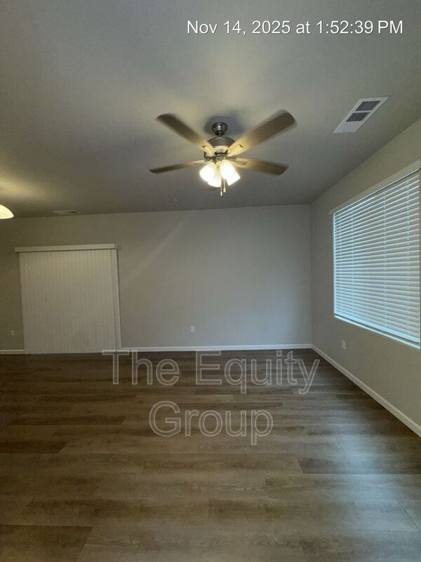 Building Photo - 519 S Summit St