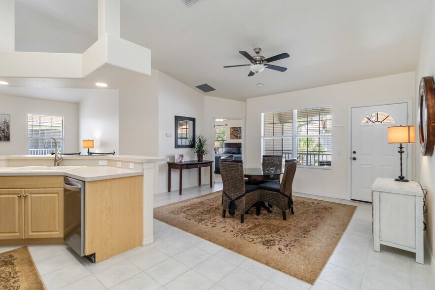 Building Photo - 8202 L Pavia Blvd