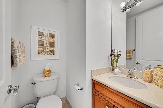 Building Photo - 1614 NE 9th St