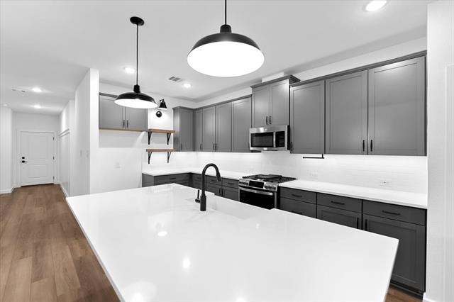 Building Photo - 515 Meadowlark Dr