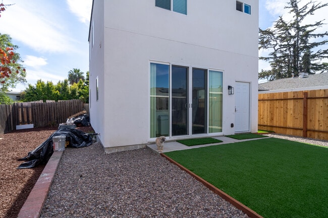 Building Photo - 5123 Tipton St