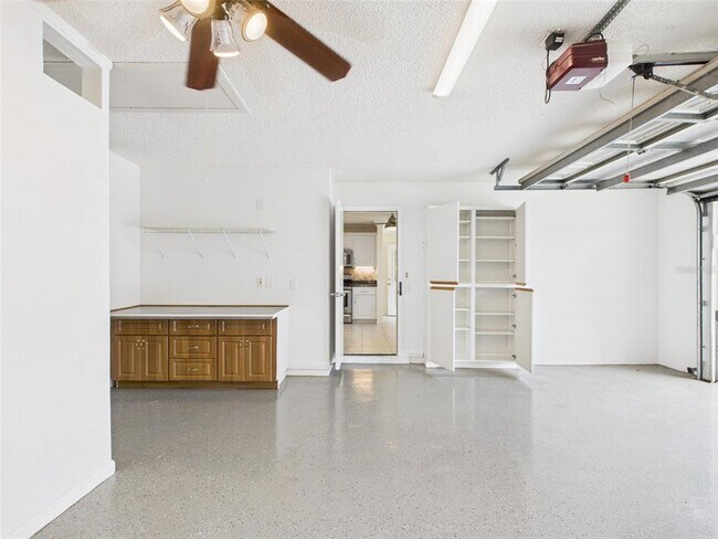 Building Photo - 9679 SW 99th Ave
